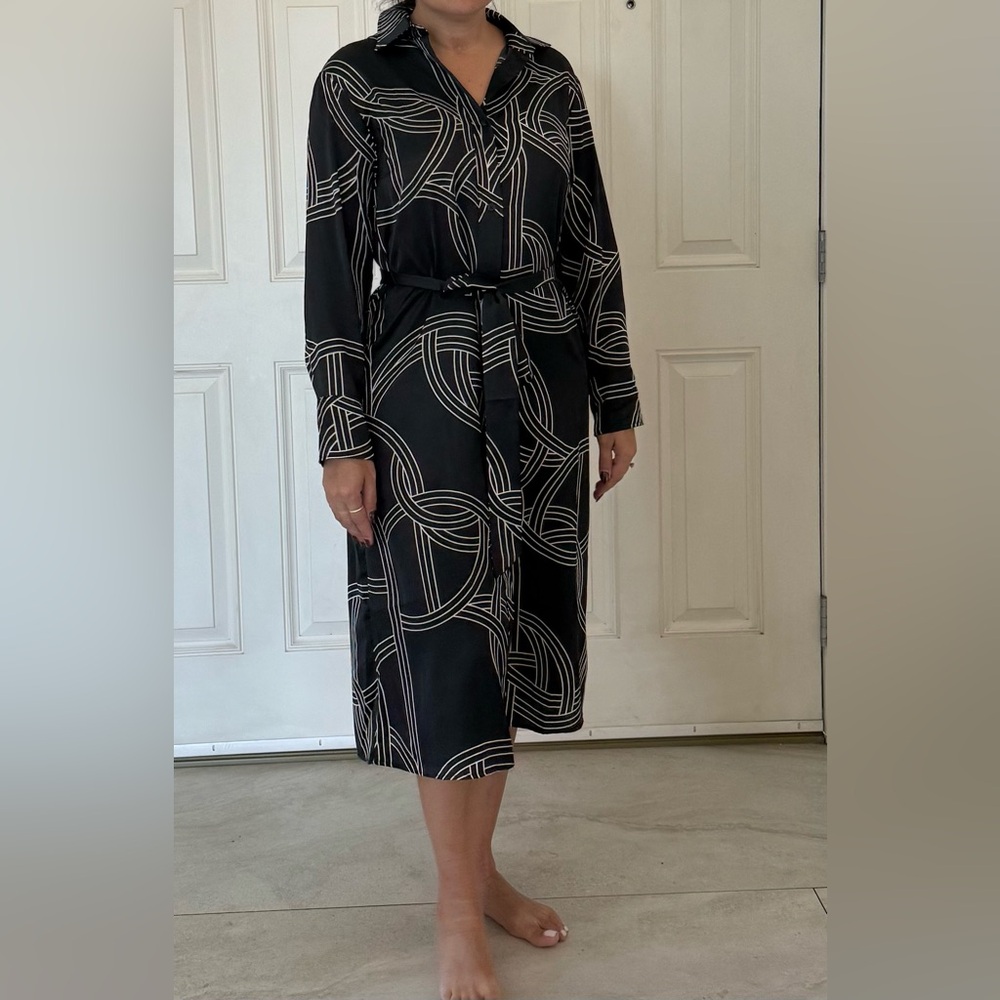 H&M Black and White Geometric Long Sleeve Dress